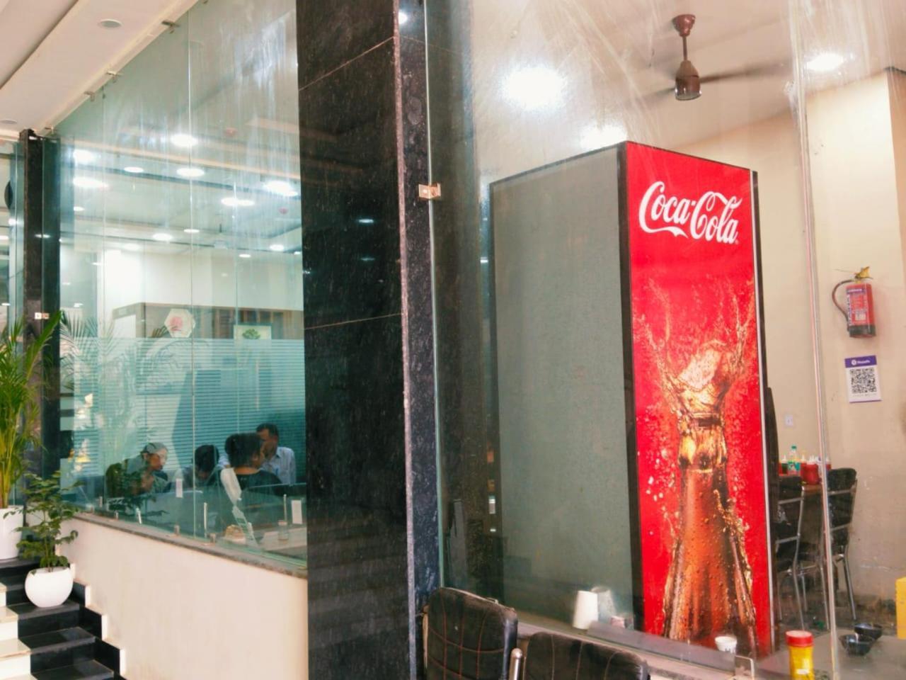 Hotel Shree Radha Krishna Varanasi Exterior photo